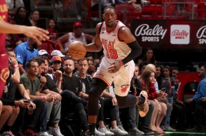 满冠体育下载- 米切尔34分骑士终结火箭  